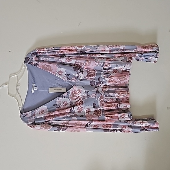 Francesca's Collections Women's Floral Long Sleeves Blouse  Sie XL - Picture 1 of 7